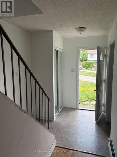 9 HAVENBROOK COURT, Brampton (Central Park), Ontario, L6S2B4