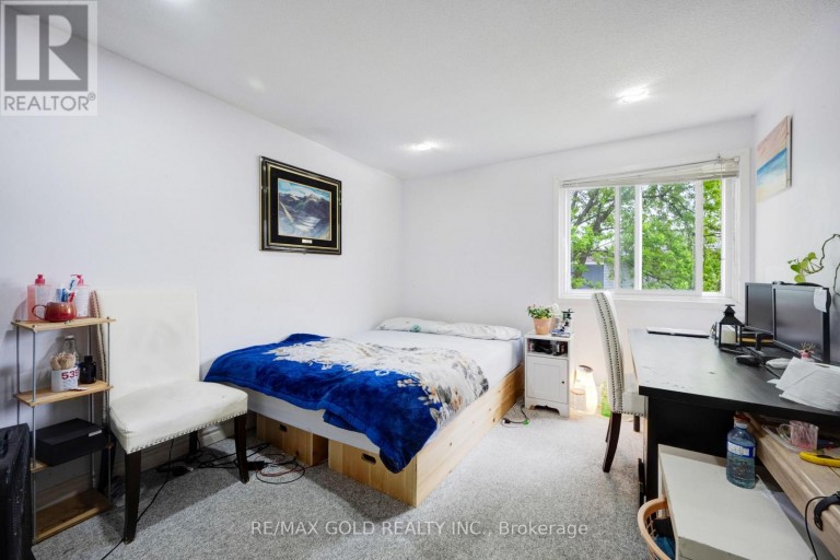 9 HAVENBROOK COURT, Brampton (Central Park), Ontario, L6S2B4
