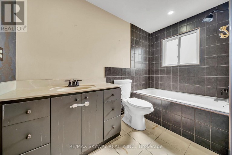 2055 BLUE RIDGE CRESCENT, Pickering (Brock Ridge), Ontario, L1X2N5