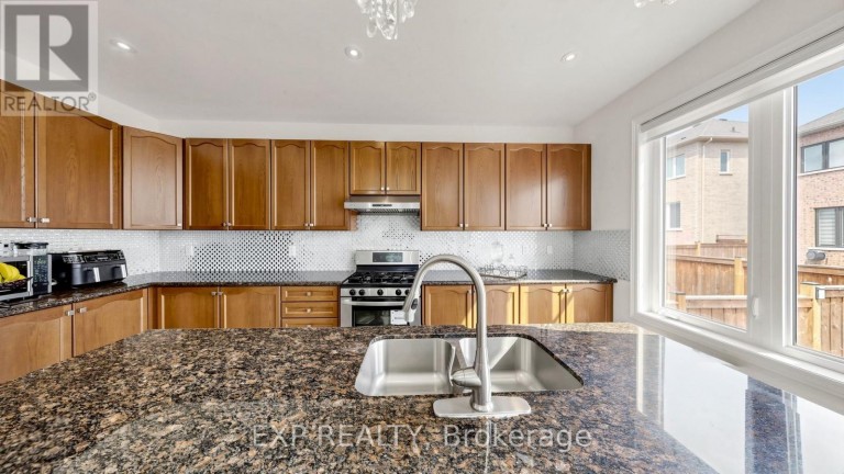 34 BUTTONLEAF CRESCENT, Whitchurch-Stouffville (Stouffville), Ontario, L4A4P5