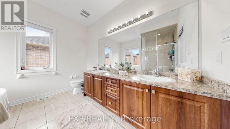 34 BUTTONLEAF CRESCENT, Whitchurch-Stouffville (Stouffville), Ontario, L4A4P5