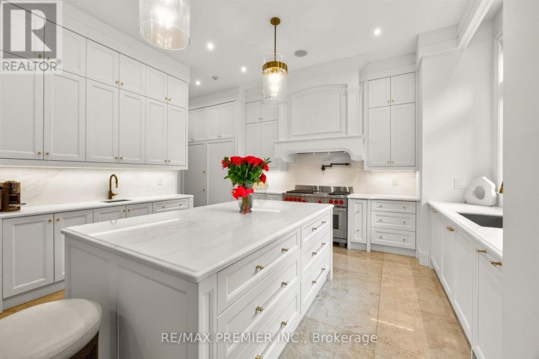 40 GOLF AVENUE, Vaughan (East Woodbridge), Ontario, L4L3A5