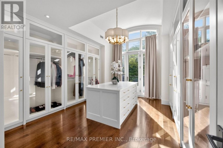 40 GOLF AVENUE, Vaughan (East Woodbridge), Ontario, L4L3A5