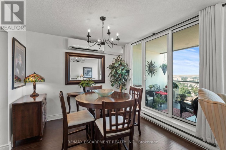 2206 - 75 QUEEN STREET N, Hamilton (Strathcona), Ontario, L8R3J3
