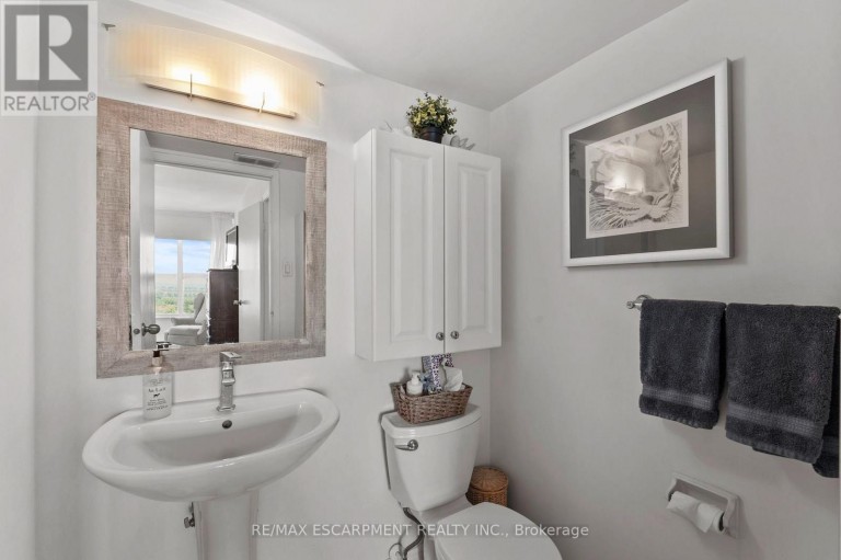 2206 - 75 QUEEN STREET N, Hamilton (Strathcona), Ontario, L8R3J3