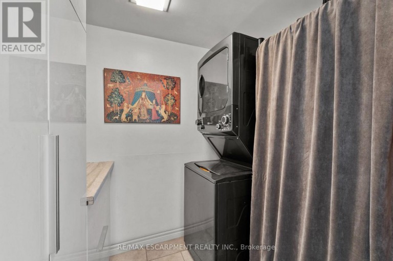 2206 - 75 QUEEN STREET N, Hamilton (Strathcona), Ontario, L8R3J3