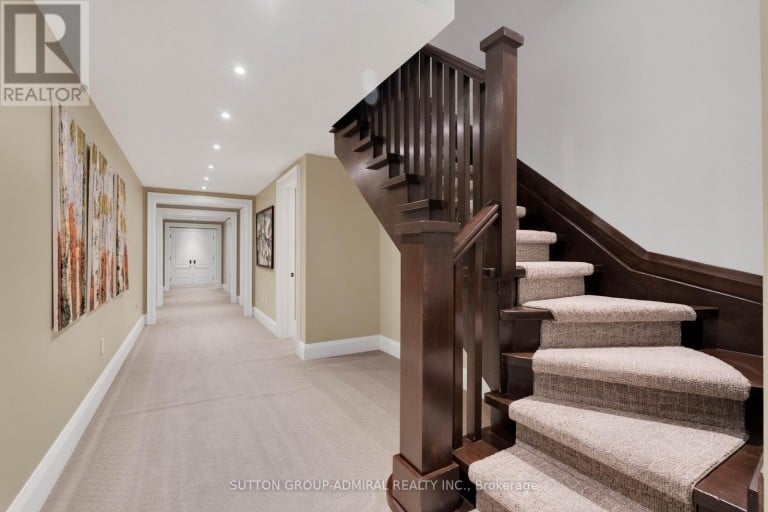 66 SCOTCH VALLEY DRIVE, King (King City), Ontario, L7B1L9