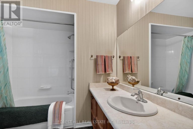 30 - 4635 REGENTS TERRACE, Mississauga (Hurontario), Ontario, L5R1X4