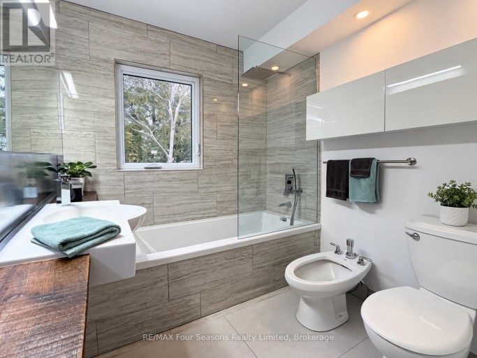 50 AMARANTH STREET W, East Luther Grand Valley (Grand Valley), Ontario, L9W5M5