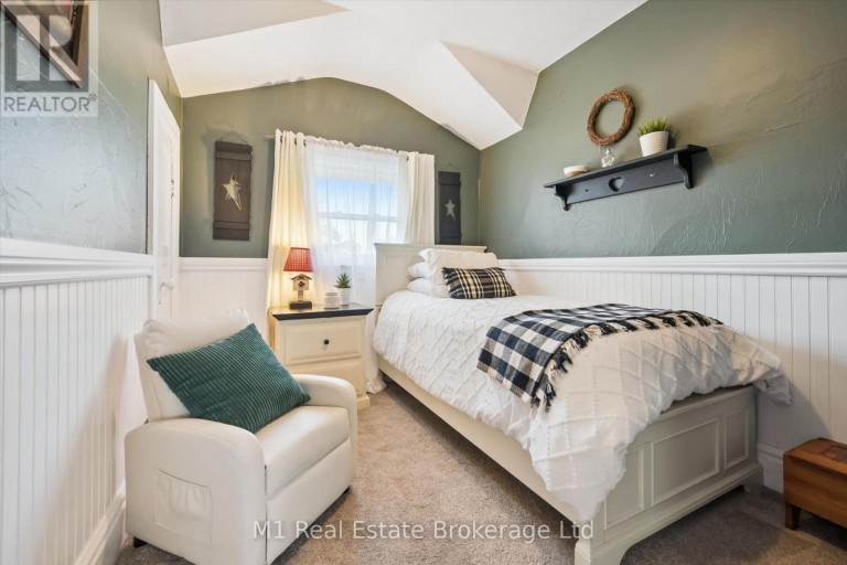 691 ST ANDREW STREET W, Centre Wellington (Fergus), Ontario, N1M1P7