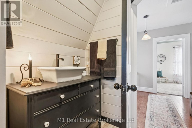 691 ST ANDREW STREET W, Centre Wellington (Fergus), Ontario, N1M1P7