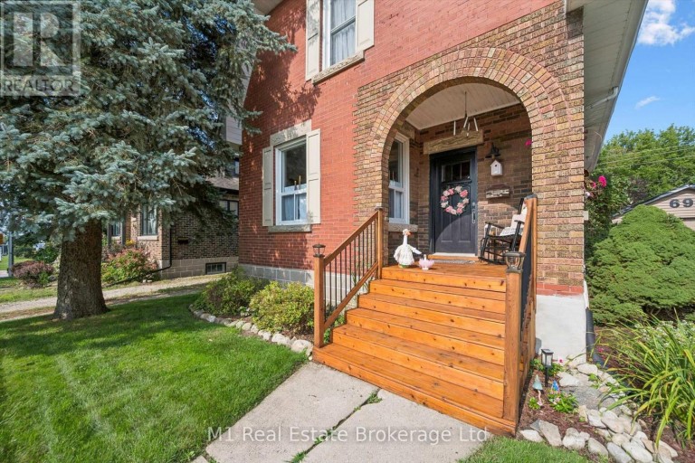 691 ST ANDREW STREET W, Centre Wellington (Fergus), Ontario, N1M1P7
