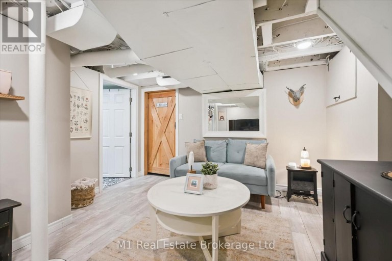 691 ST ANDREW STREET W, Centre Wellington (Fergus), Ontario, N1M1P7