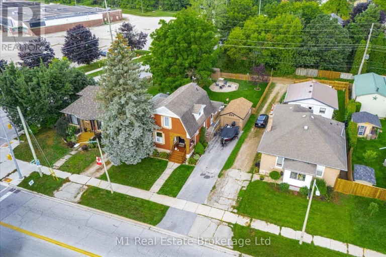 691 ST ANDREW STREET W, Centre Wellington (Fergus), Ontario, N1M1P7