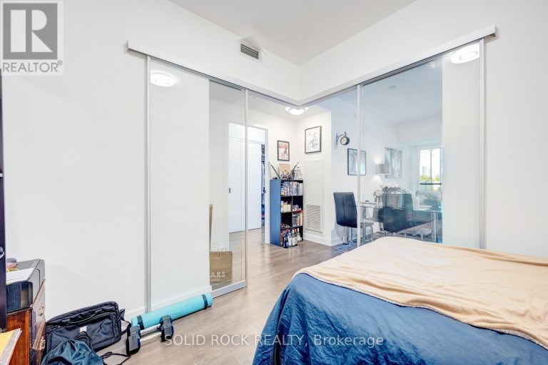 211 - 36 ZORRA STREET, Toronto (Islington-City Centre West), Ontario, M8Z4Z7