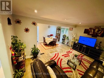 130 PORTSDOWN ROAD Toronto (Dorset Park) Ontario photo 3