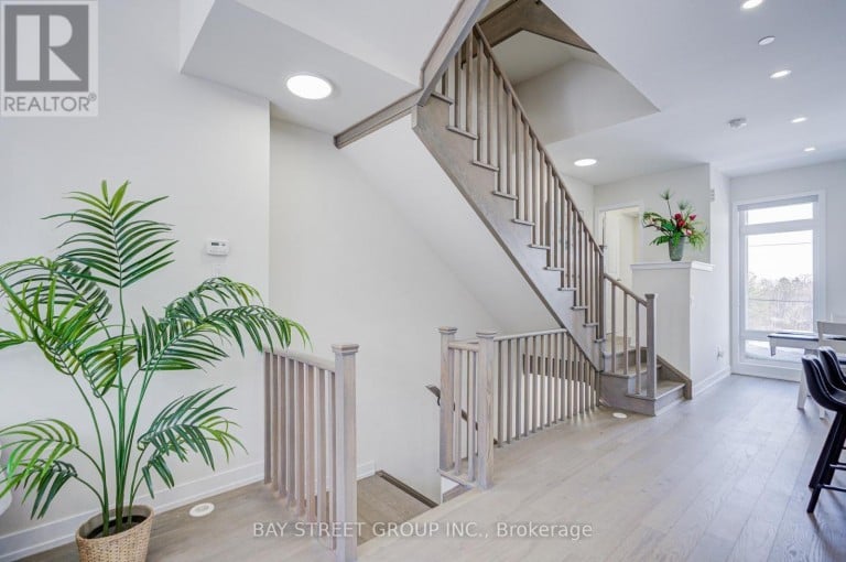 51 CREDIT LANE, Richmond Hill (Jefferson), Ontario, L4E1G9