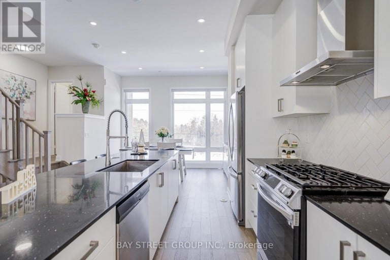 51 CREDIT LANE, Richmond Hill (Jefferson), Ontario, L4E1G9