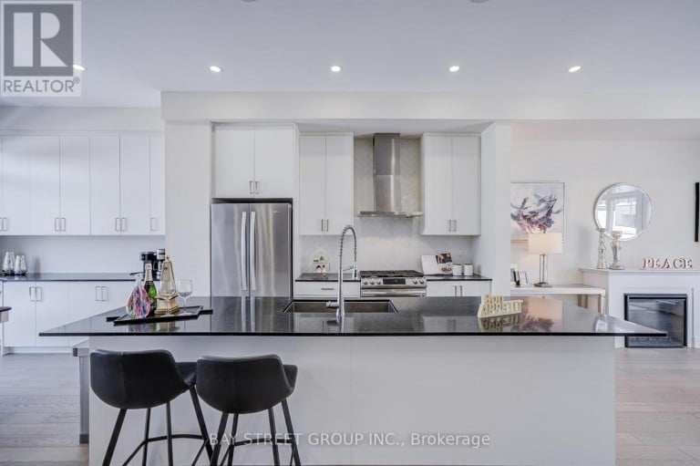51 CREDIT LANE, Richmond Hill (Jefferson), Ontario, L4E1G9