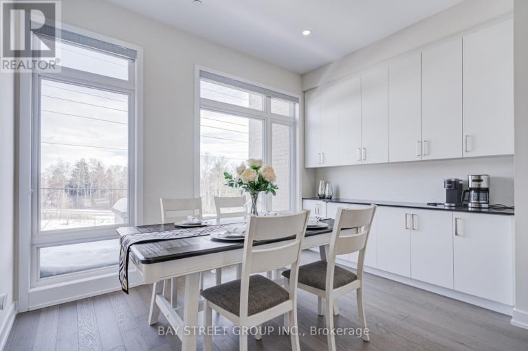 51 CREDIT LANE, Richmond Hill (Jefferson), Ontario, L4E1G9