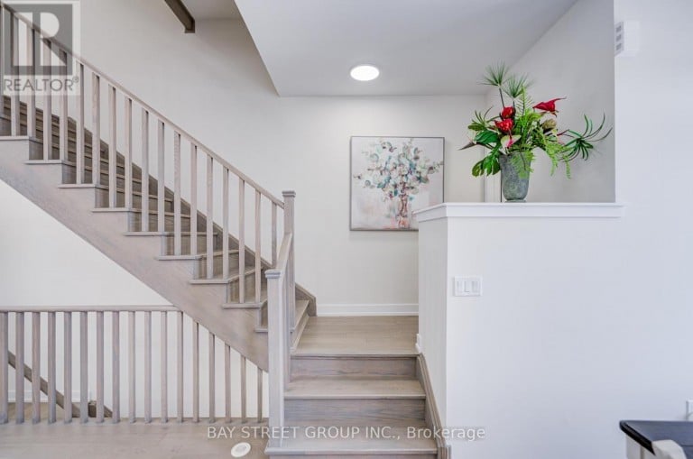 51 CREDIT LANE, Richmond Hill (Jefferson), Ontario, L4E1G9
