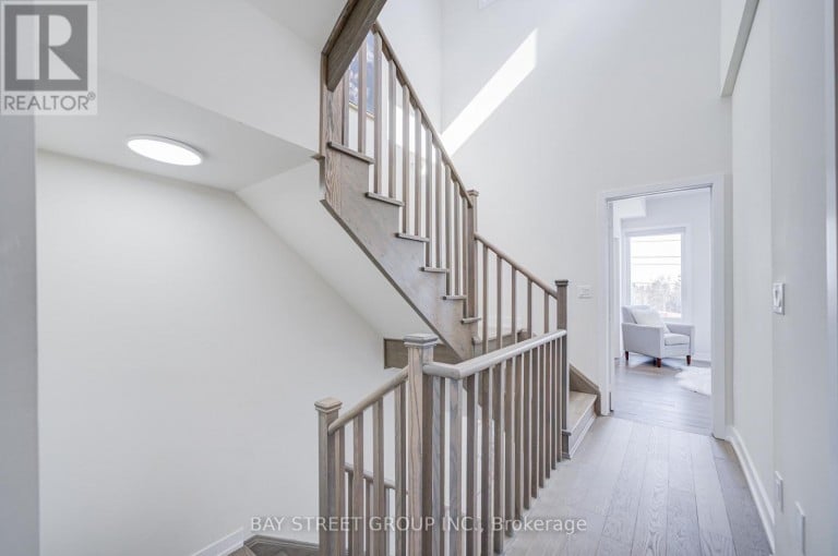 51 CREDIT LANE, Richmond Hill (Jefferson), Ontario, L4E1G9