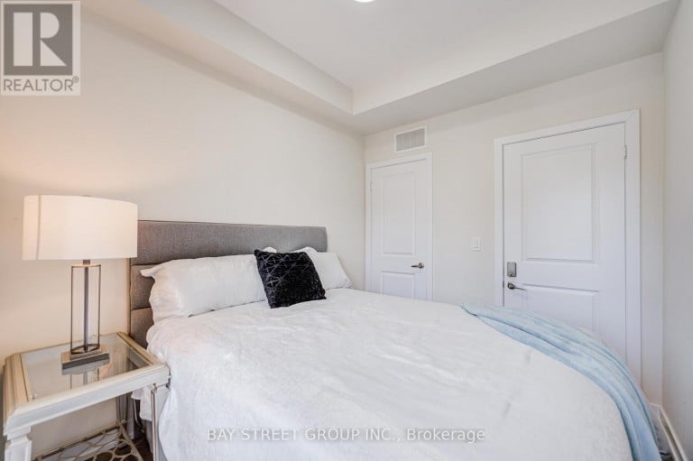 51 CREDIT LANE, Richmond Hill (Jefferson), Ontario, L4E1G9