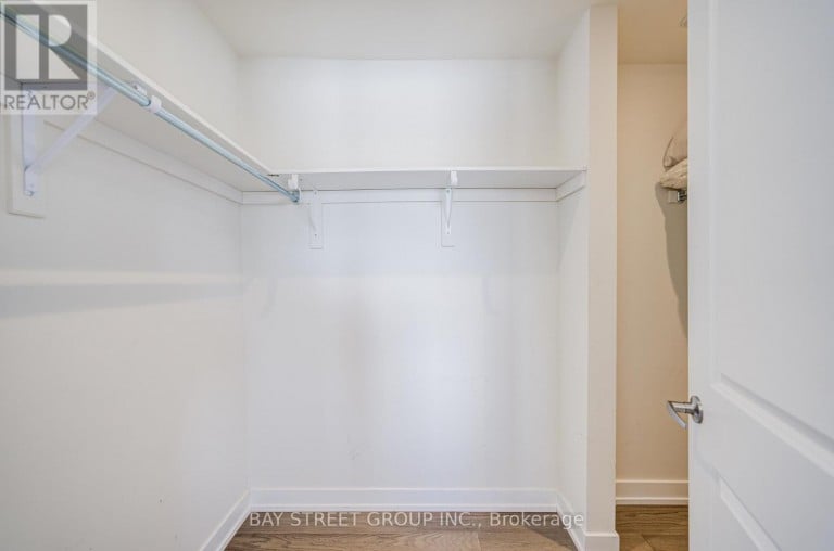 51 CREDIT LANE, Richmond Hill (Jefferson), Ontario, L4E1G9