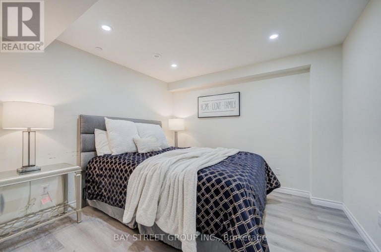 51 CREDIT LANE, Richmond Hill (Jefferson), Ontario, L4E1G9