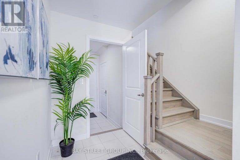 51 CREDIT LANE, Richmond Hill (Jefferson), Ontario, L4E1G9