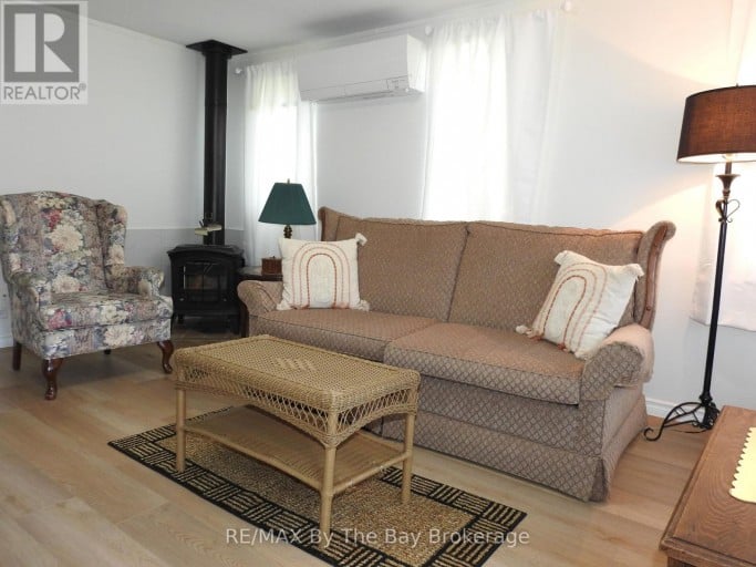 1345 MOSLEY STREET, Wasaga Beach, Ontario, L9Z2C7