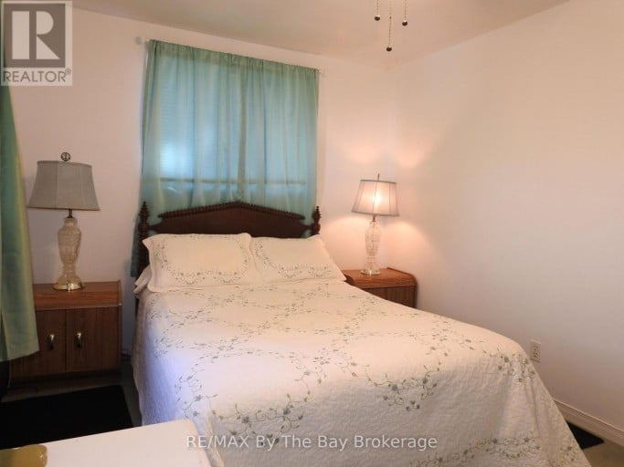 1345 MOSLEY STREET, Wasaga Beach, Ontario, L9Z2C7