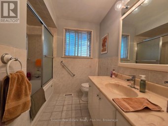 482 RUTH AVENUE Toronto (Newtonbrook East) Ontario photo 18