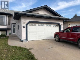 24 Pleasant Park Court W Brooks Alberta photo 2