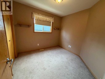 24 Pleasant Park Court W Brooks Alberta photo 23