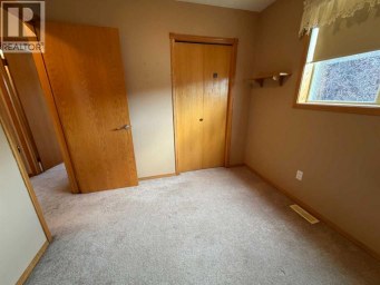 24 Pleasant Park Court W Brooks Alberta photo 24