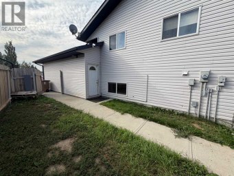 24 Pleasant Park Court W Brooks Alberta photo 4