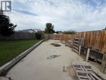 24 Pleasant Park Court W Brooks Alberta photo 8