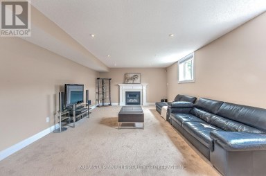 738 HICKORYRIDGE COMMON London North (North R) Ontario photo 38