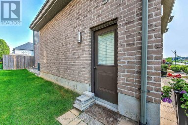 738 HICKORYRIDGE COMMON London North (North R) Ontario photo 44