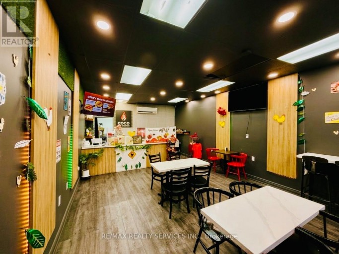 15 QUEEN STREET W, Brampton (Downtown Brampton), Ontario, L6Y1L9