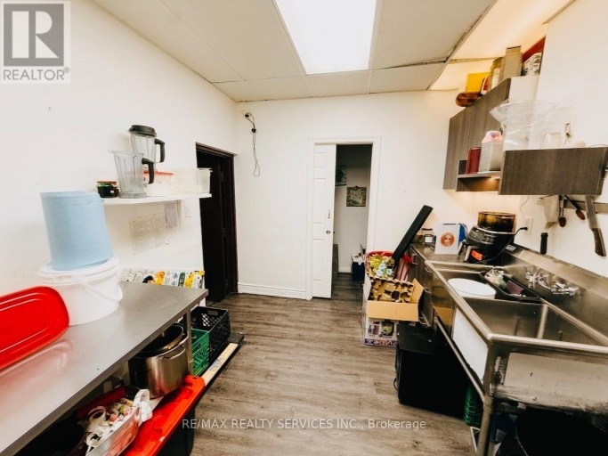 15 QUEEN STREET W, Brampton (Downtown Brampton), Ontario, L6Y1L9