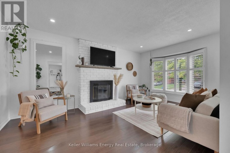 831 LAVIS STREET, Oshawa (Pinecrest), Ontario, L1K1W8