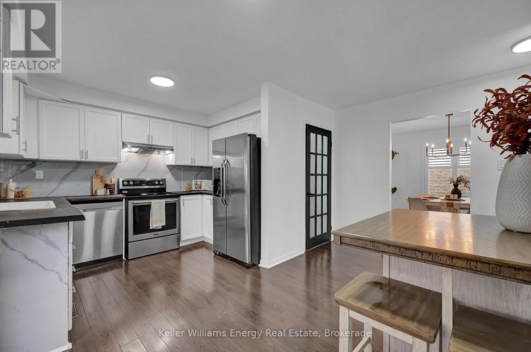 831 LAVIS STREET, Oshawa (Pinecrest), Ontario, L1K1W8