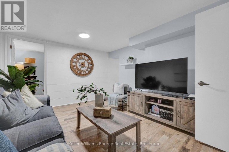 831 LAVIS STREET, Oshawa (Pinecrest), Ontario, L1K1W8