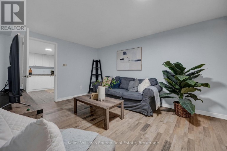 831 LAVIS STREET, Oshawa (Pinecrest), Ontario, L1K1W8