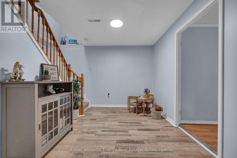 831 LAVIS STREET, Oshawa (Pinecrest), Ontario, L1K1W8