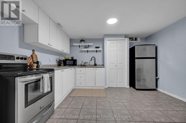 831 LAVIS STREET, Oshawa (Pinecrest), Ontario, L1K1W8