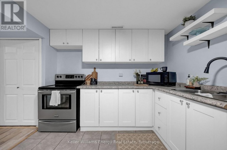 831 LAVIS STREET, Oshawa (Pinecrest), Ontario, L1K1W8