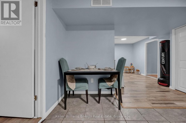 831 LAVIS STREET, Oshawa (Pinecrest), Ontario, L1K1W8